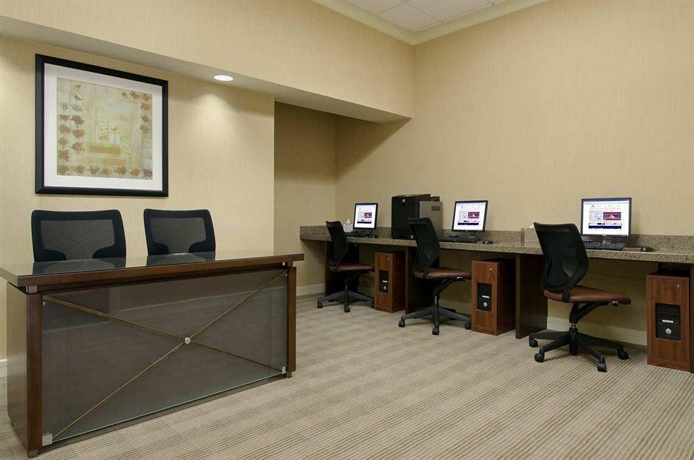 Hotel Hilton Houston North Extérieur photo