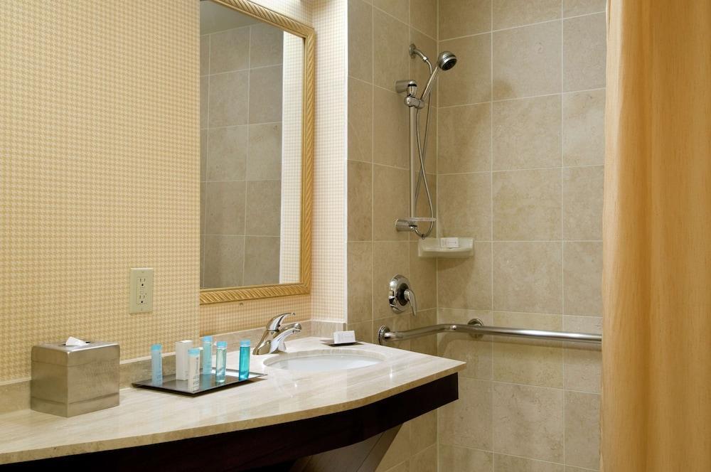 Hotel Hilton Houston North Extérieur photo