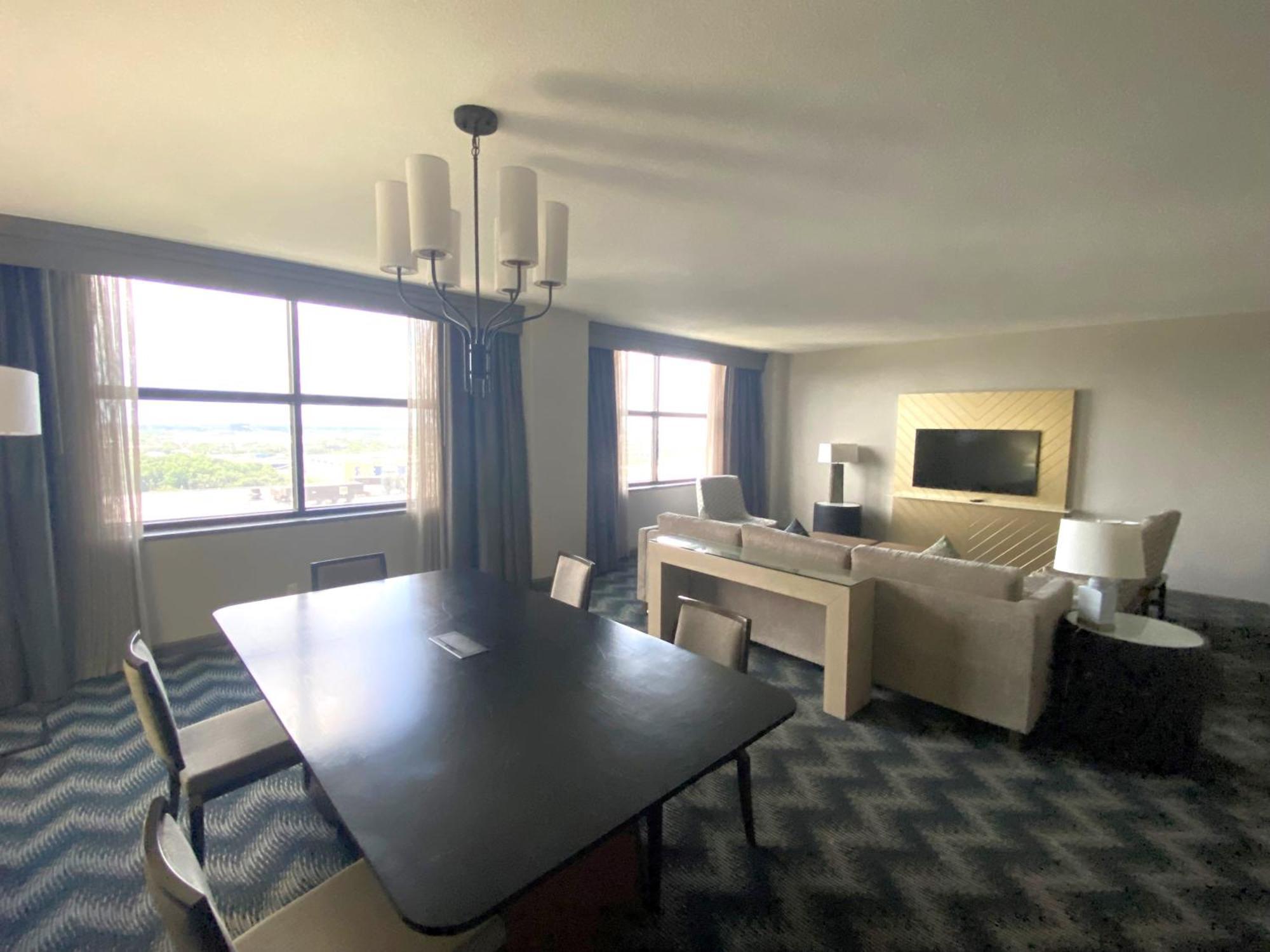 Hotel Hilton Houston North Extérieur photo
